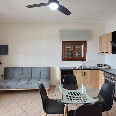 Elpida Apartments Votsi  Eksteriør bilde